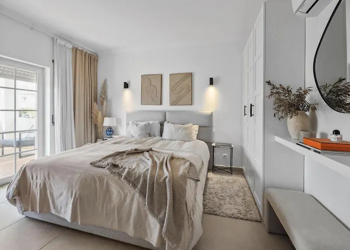 Casa Leonor, Stunning 3 Bedroom In Villa Carvoeiro (Lagoa)