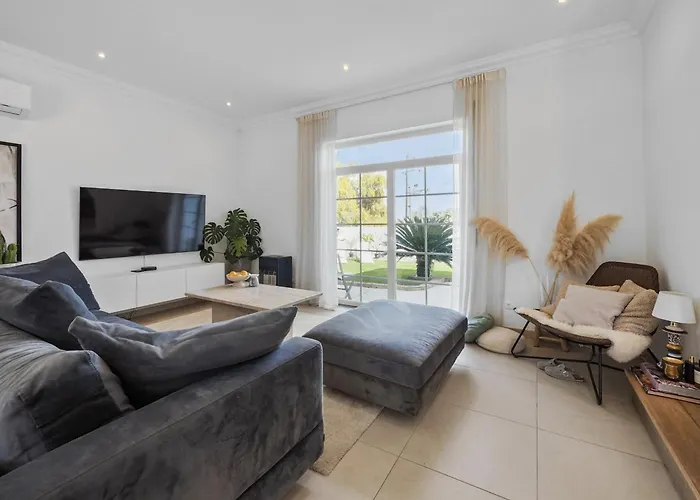 Villa Casa Leonor, Stunning 3 Bedroom In *